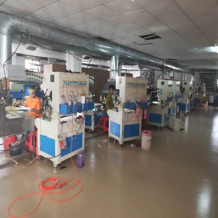 卡通太空人PVC钥匙扣男女宇航员可爱挂件钥匙圈饰品挂饰情侣礼物接外贸定制单第11张